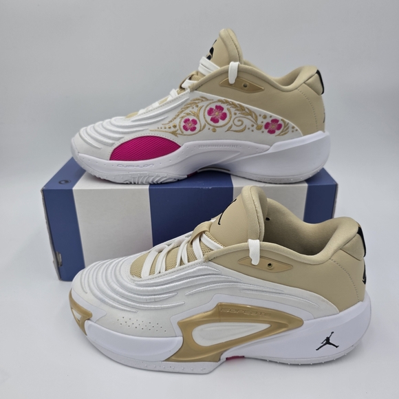 NEW Jordan Luka 3 SE Basketball Shoes - Picture 3 of 10